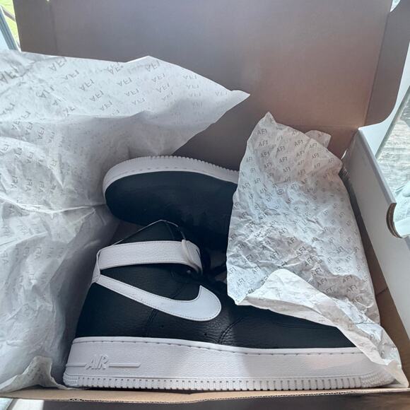 Nike Air Force 1 High \'07 shoes in new-in-box Size 13 main image 4